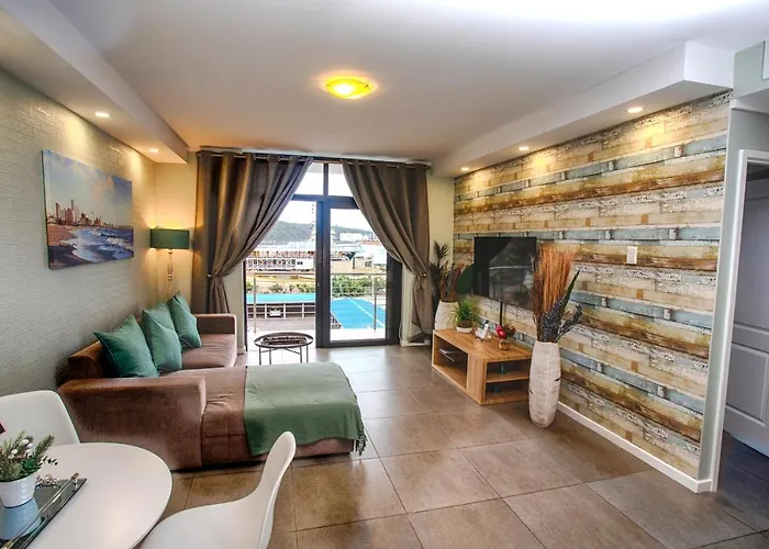 Stay At The Point - Luxurious Lavish Looker