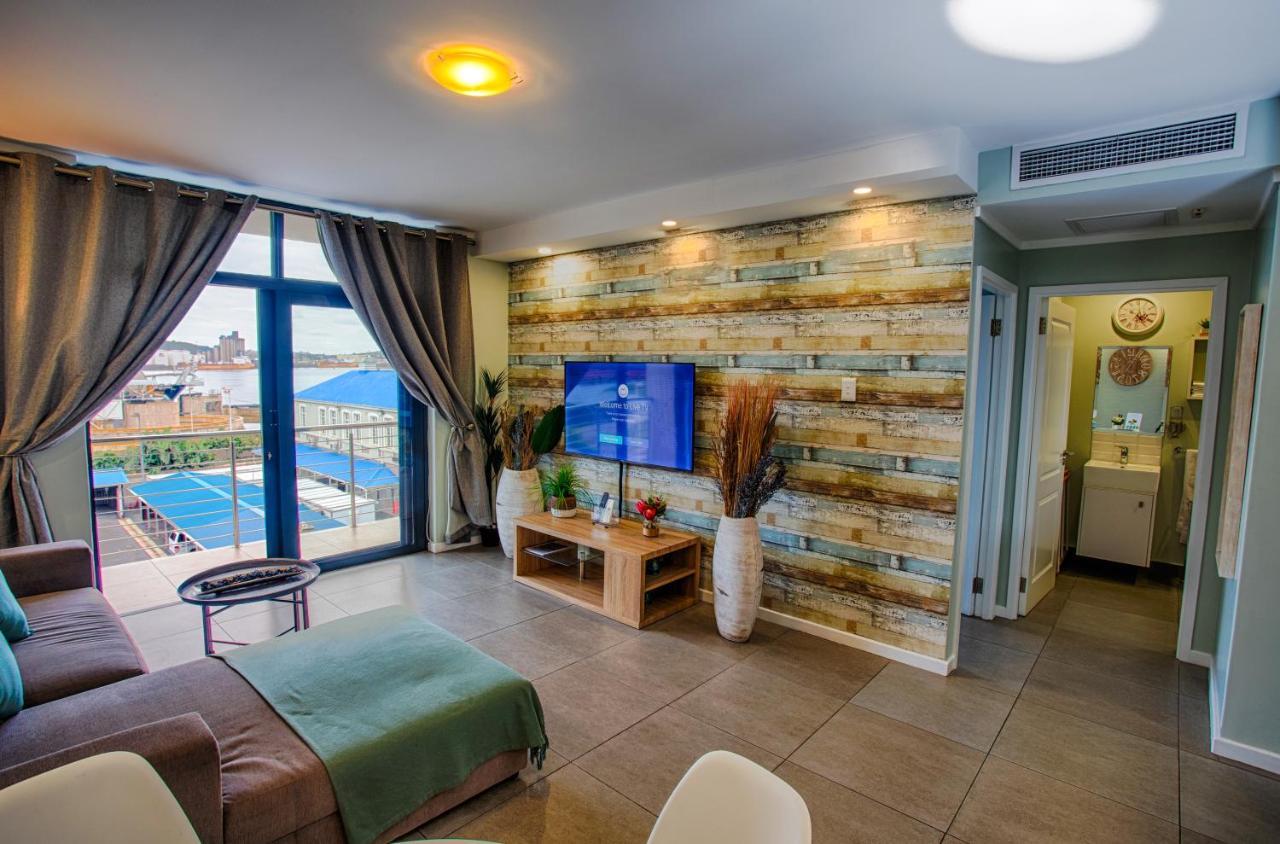 At The Point - Luxurious Lavish Looker Durban